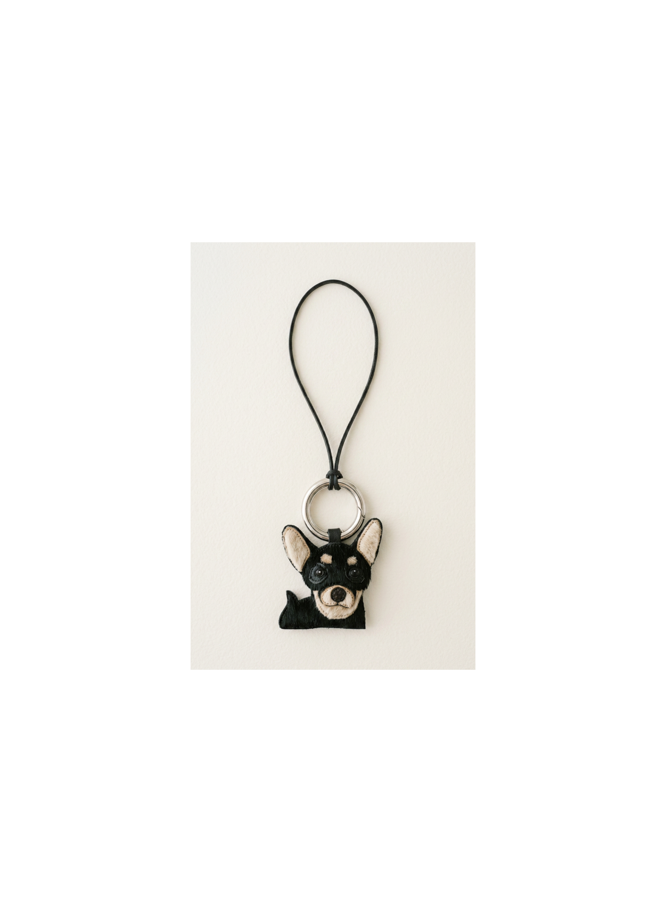 Porte clé tête de chien Chihuahua en cuir agneau et lien en cuir