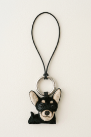 Porte cle en cuir agneau avec tete de chien Chihuahua et lien en cuir