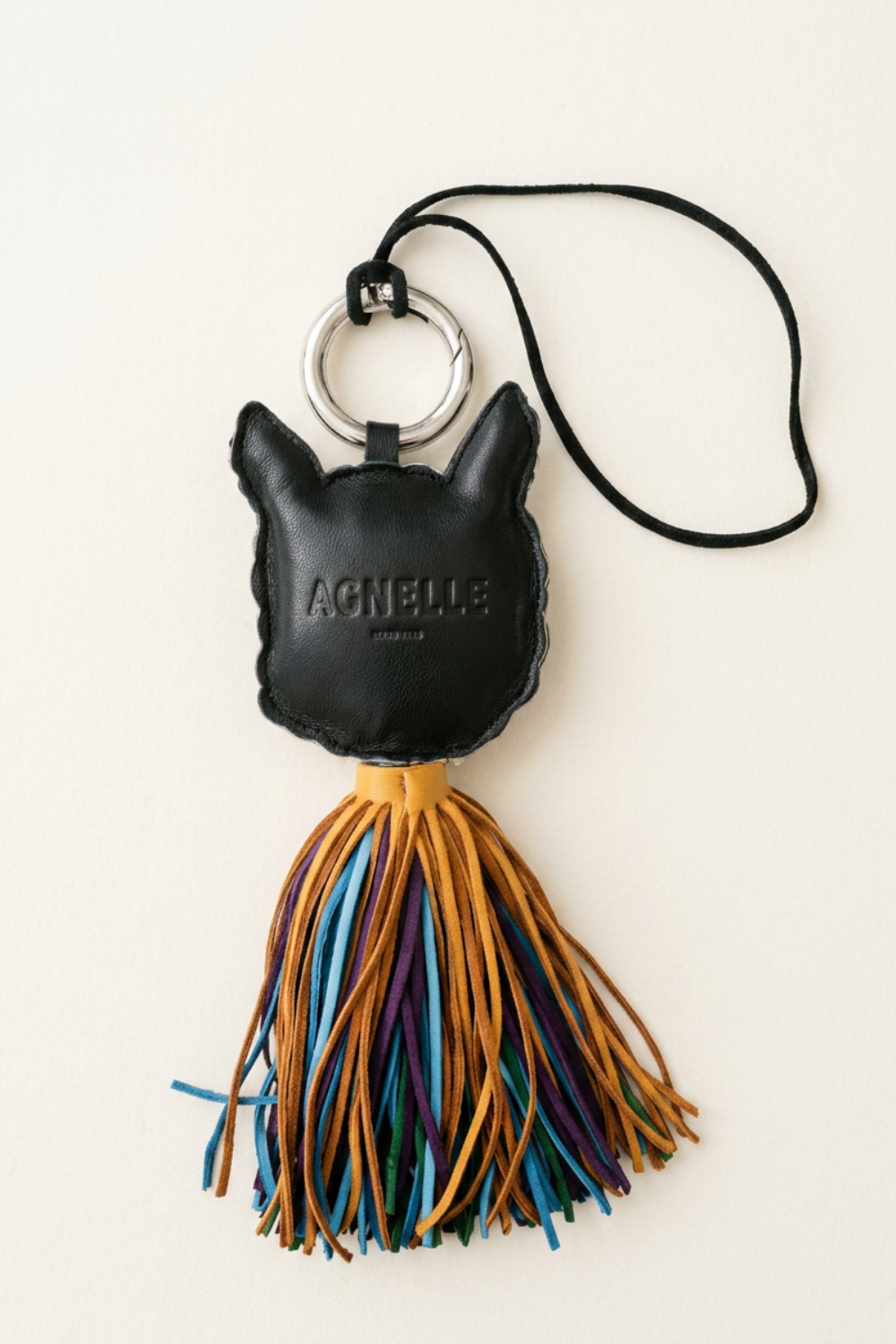Porte cle en cuir agneau avec tête de lama et pompon