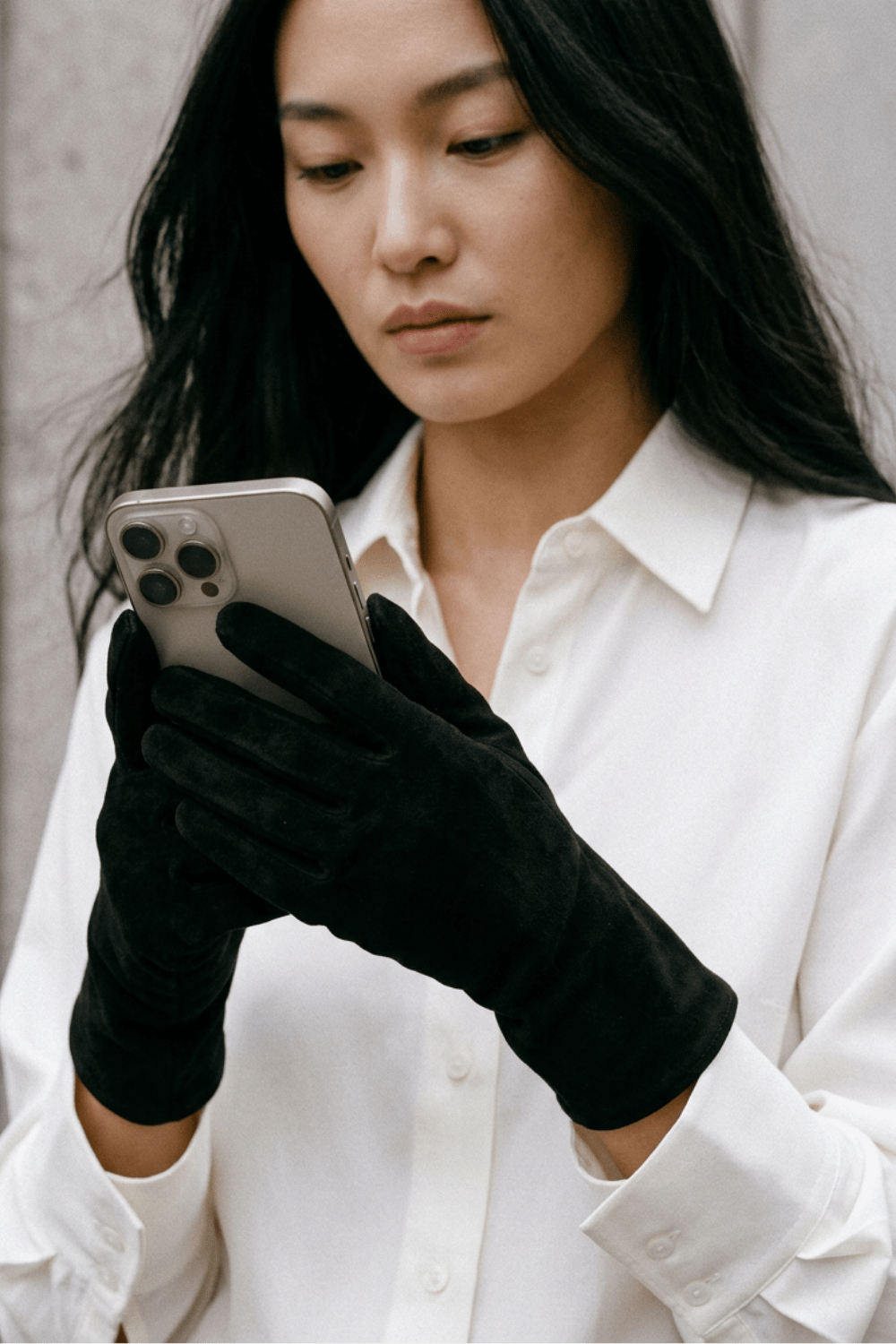 Christina Sued Women's Gloves in Leather Lined with Silk